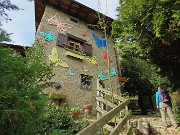 In Canto Alto (1146 m) da Ripa-Zogno ad anello fiorito il 10 aprile 2025 - FOTOGALLERY